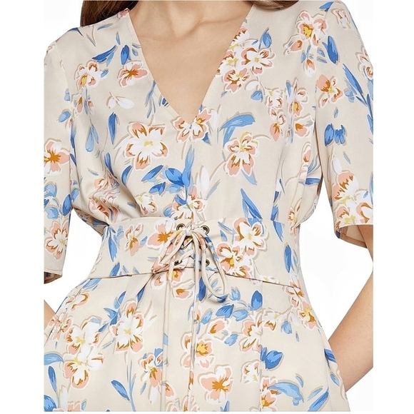 🌸 NEW BCBGeneration |‎ Floral Corset Crepe - Picture 4 of 16